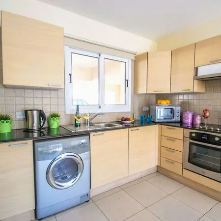 Nissi Golden Lovely One Bedroom With Spacious Terrace And Free Parking * Айя-Напа