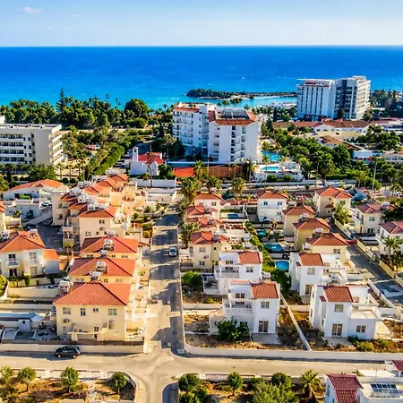 Lovely One Bedroom Flat In A Prime Location Near Nissi In With A Beautiful Terrace Free Parking And Just Minutes From The Sea And Main Amenities *