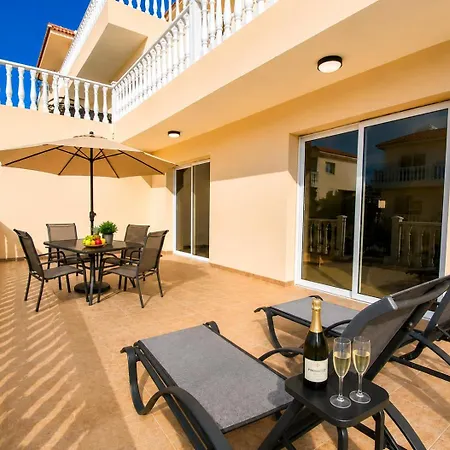 Lovely One Bedroom Flat In A Prime Location Near Nissi In With A Beautiful Terrace Free Parking And Just Minutes From The Sea And Main Amenities