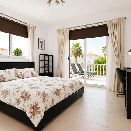 Appartamento Lovely One Bedroom Flat In A Prime Location Near Nissi In With A Beautiful Terrace Free Parking And Just Minutes From The Sea And Main Amenities