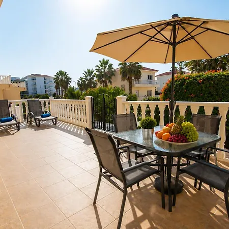 شقة Lovely One Bedroom Flat In A Prime Location Near Nissi In With A Beautiful Terrace Free Parking And Just Minutes From The Sea And Main Amenities أيا نابا