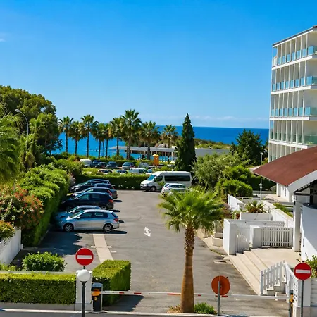 Lovely One Bedroom Flat In A Prime Location Near Nissi In With A Beautiful Terrace Free Parking And Just Minutes From The Sea And Main Amenities * أيا نابا