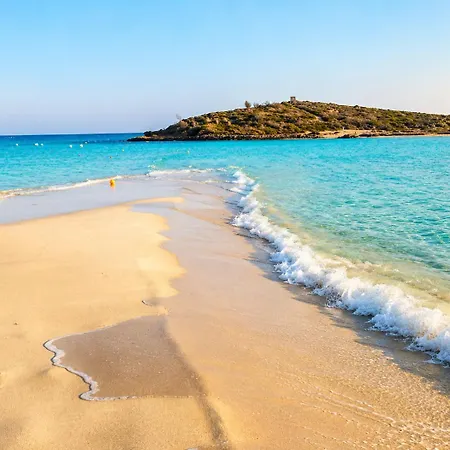 Appartamento Lovely One Bedroom Flat In A Prime Location Near Nissi In With A Beautiful Terrace Free Parking And Just Minutes From The Sea And Main Amenities Ayia Napa