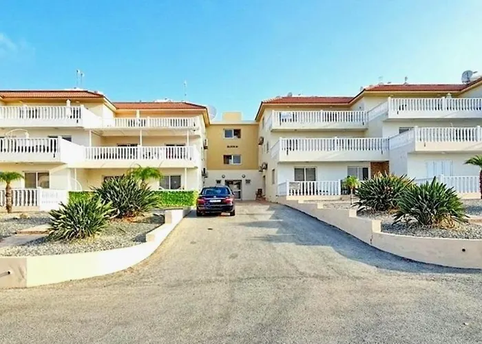 Nissi Golden Lovely One Bedroom With Spacious Terrace And Free Parking Daire